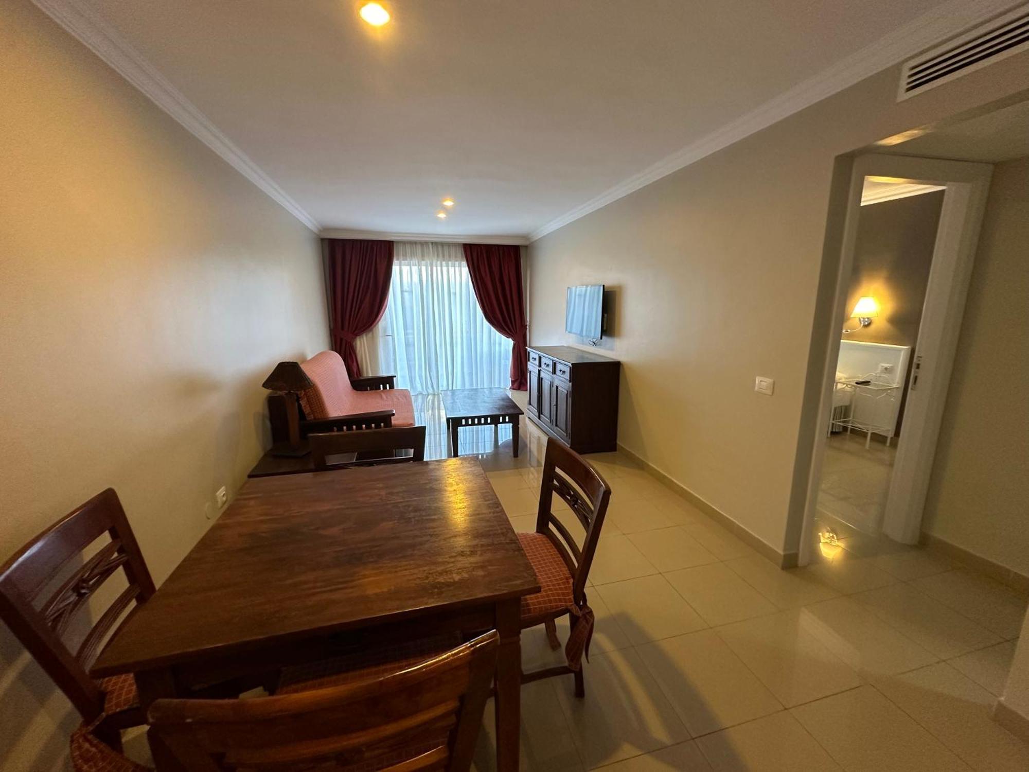 Rf La Quinta Park Apartment Santa Úrsula