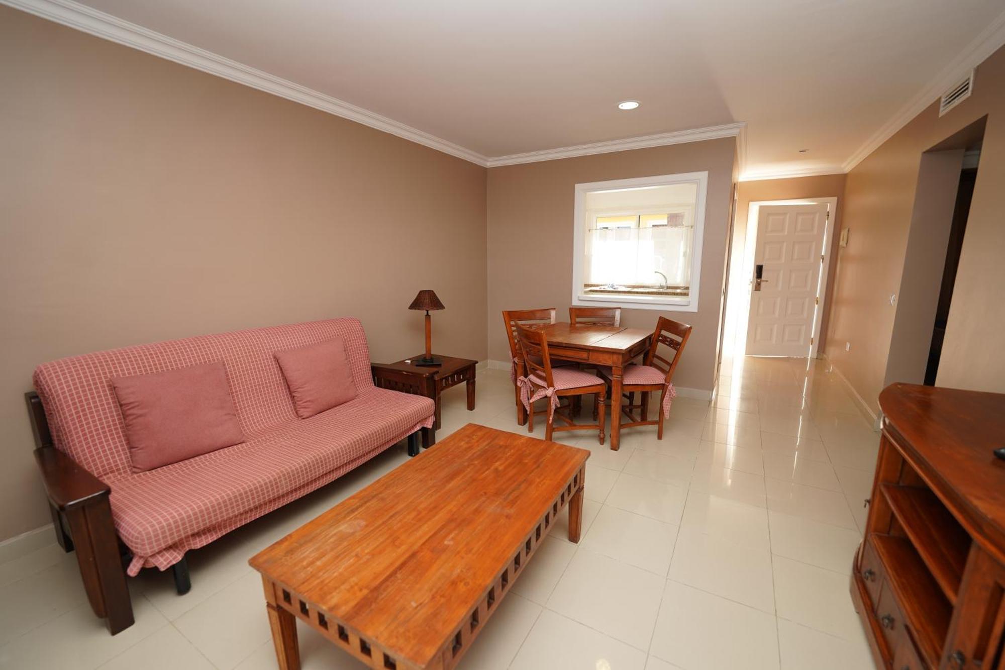 Rf La Quinta Park Apartment